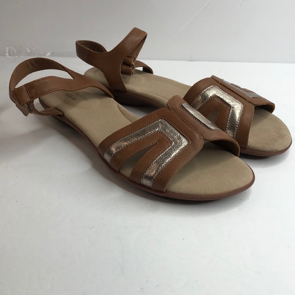 Clarks Shoes - NWT Clark’s Tan Comfort Combi Sandals 9.5M